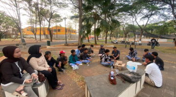 Aksi Unjuk Rasa Aliansi Mahasiswa dan Masyarakat Sipil dalam Momentum Evaluasi Dua Tahun Pemerintahan Prabowo-Gibran di Tugu Tani, Berjalan DamaiAksi Unjuk Rasa Aliansi Mahasiswa dan Masyarakat Sipil dalam Momentum Evaluasi Dua Tahun Pemerintahan Prabowo-Gibran di Tugu Tani, Berjalan Damai