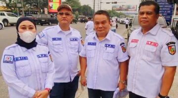 LPM Kota Pekanbaru Bagikan 5000 Masker untuk Warga Terdampak Asap